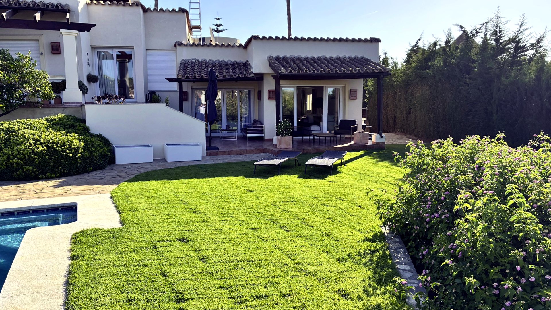 Garden apartment and terrace at Bluehorizon Alcaidesa